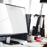 Monitor untuk kerja