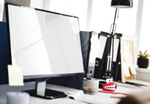 Monitor untuk kerja